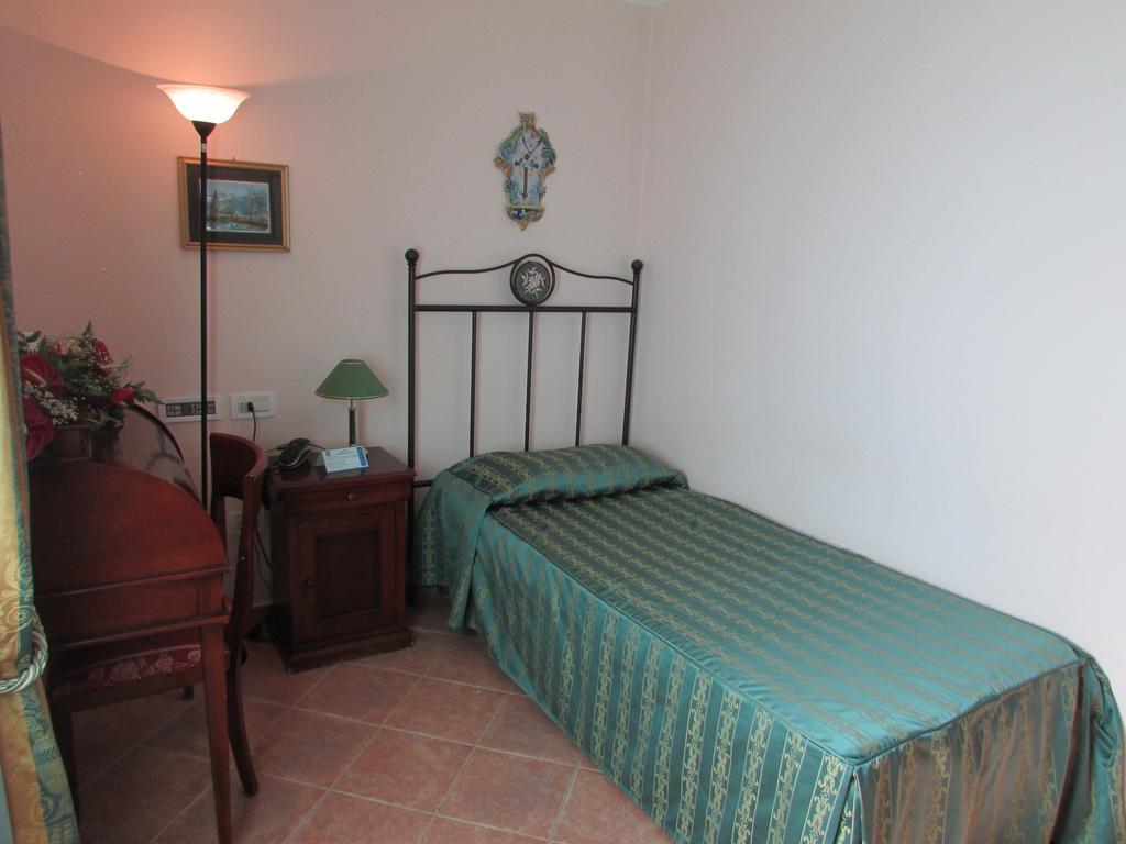 Emmaus Hotel Zafferana Etnea Rom bilde