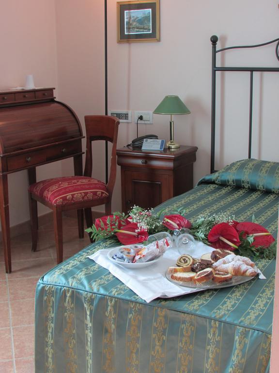 Emmaus Hotel Zafferana Etnea Rom bilde