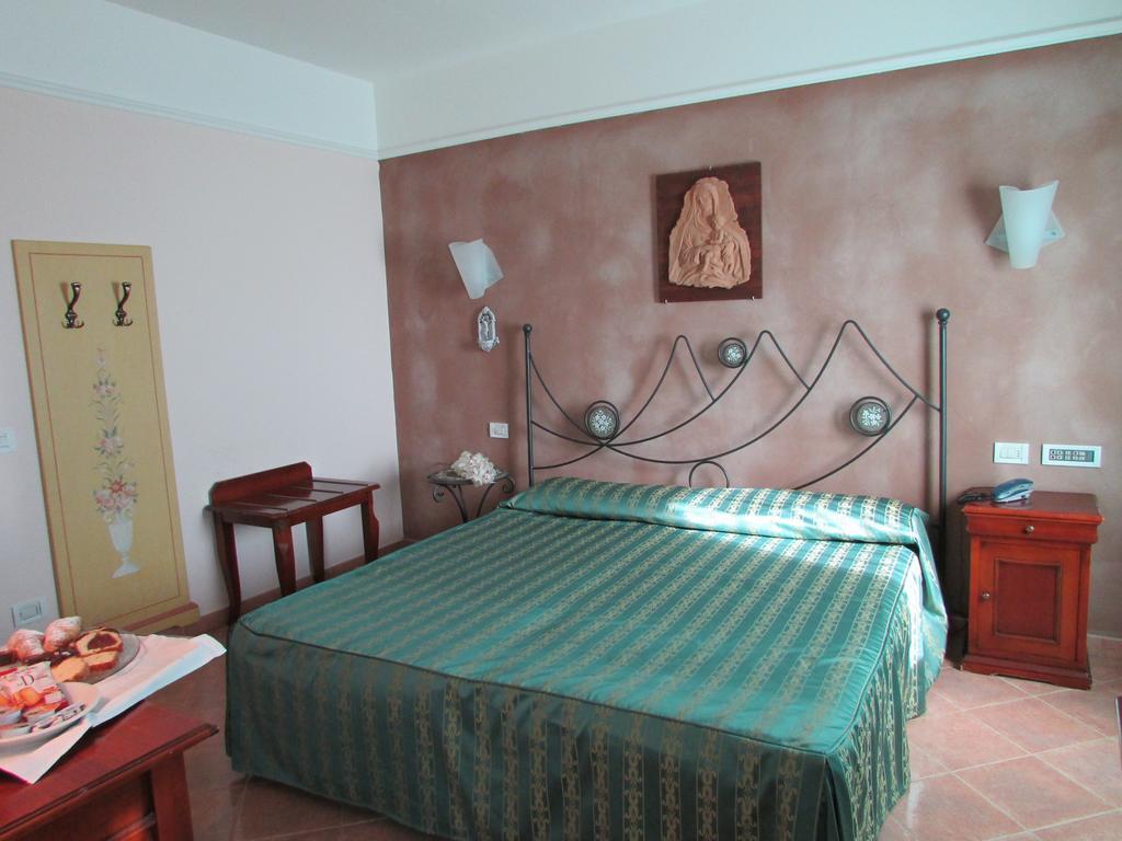 Emmaus Hotel Zafferana Etnea Rom bilde